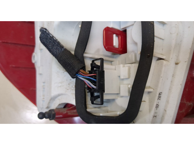 Задний фонарь 5L0945112B, 5L0945258