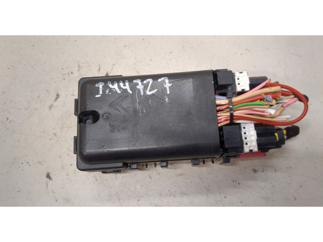 Блок предохранителей  Peugeot 5008 2017-2020      9665492680   