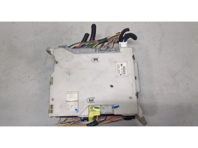 Блок предохранителей Lexus IS 2005-2013 8267253040 2.2