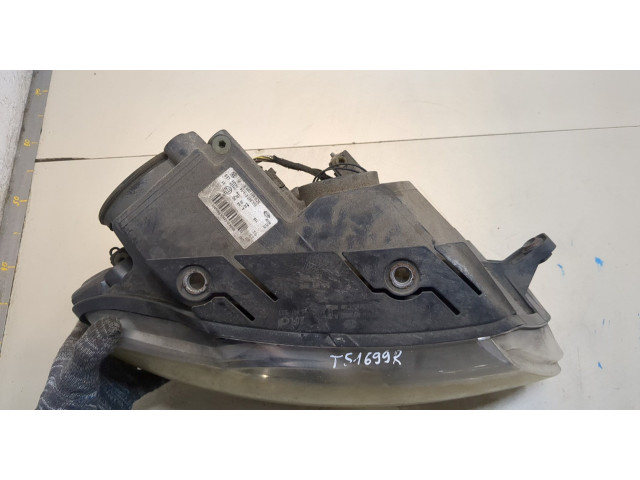 Фара передняя  Volkswagen Passat 6 2005-2010 правая 