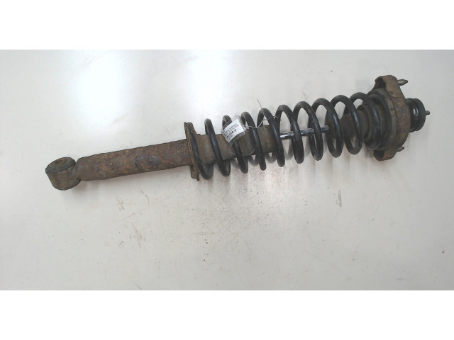 Стойка амортизатора Mitsubishi Carisma MR913122, M818685 1.6 бензин