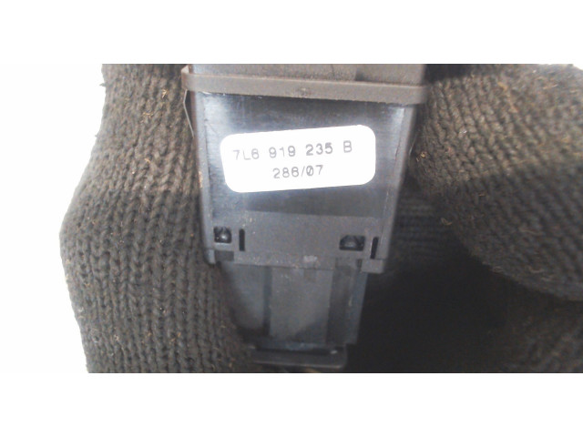 Дисплей бортового компьютера  Volkswagen Touareg 2007-2010 7L6919235B        