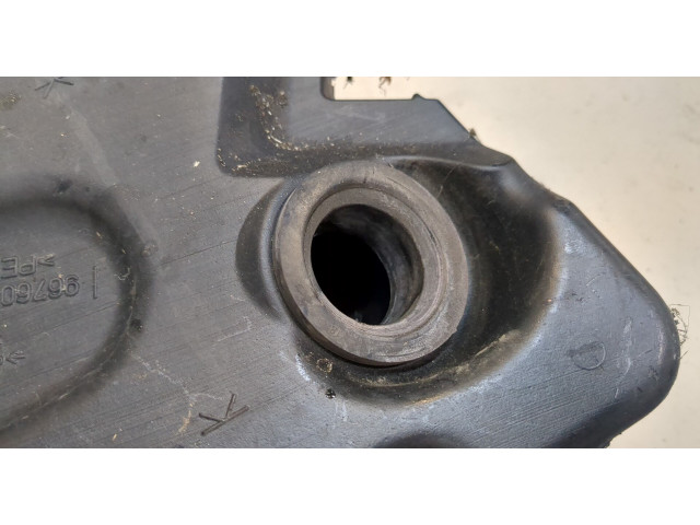Бачок омывателя Citroen C4 Picasso 2013-2016 9676088180
