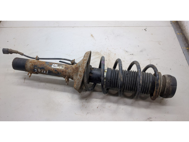 Стойка амортизатора Volkswagen Golf 4 1997-2005 1J0413031S, 1J0411105AA