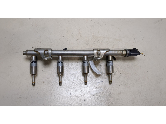 Форсунка топливная  Volkswagen Golf 7 2012-2017    04E906036T, 04E133320D     