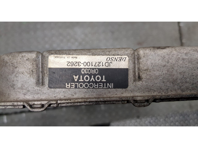 Интеркулер  Toyota Avensis 3 2009-2015 2.2      