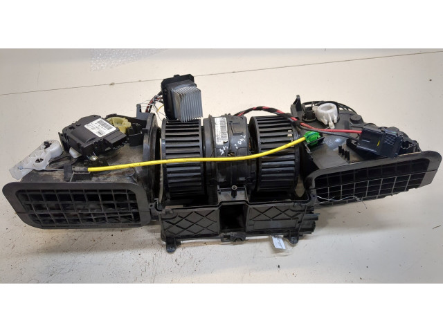 Моторчик печки  Renault Trafic 2014-2021        