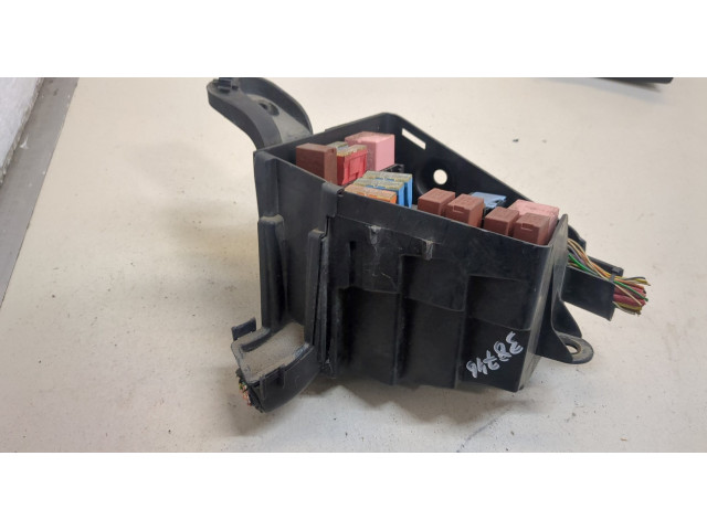 Блок предохранителей Mitsubishi Space Wagon 1999-2004