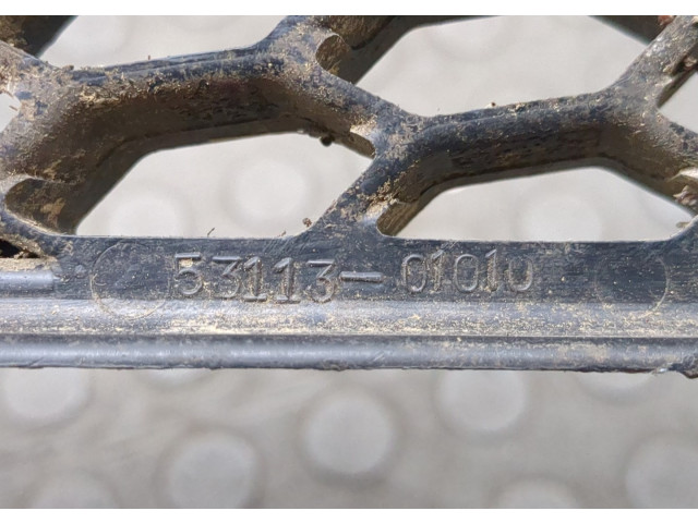 Решетка радиатора  Pontiac Vibe 1 2002-2008          5311301010