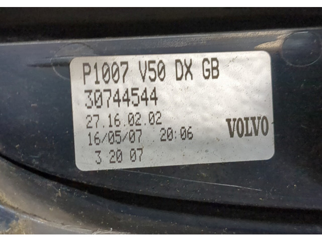 Задний фонарь     30744544   Volvo V50 2007-2012 