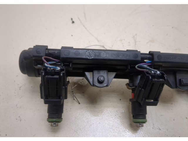 Форсунка топливная Skoda Fabia 2007-2010 03E971824