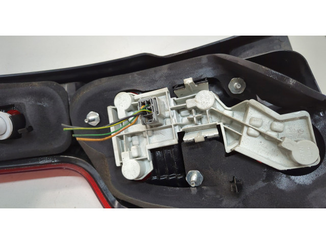 Задний фонарь          