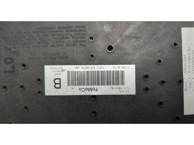 Блок предохранителей  Lincoln Navigator 2006-2014      7L1T15604BJ   