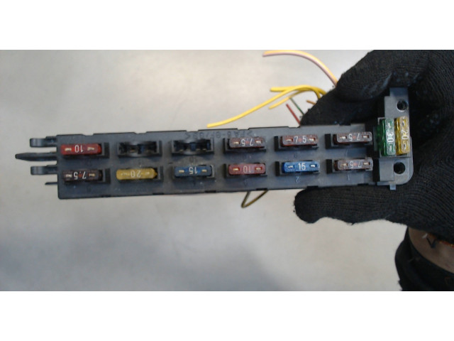 Блок предохранителей  Mercedes C W202 1993-2000      2025450801     1.8