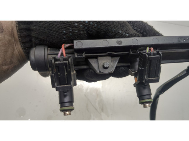 Форсунка топливная  Skoda Fabia 2007-2014    03C906031, 036133320C     