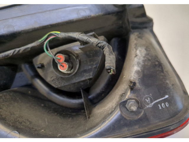 Задний фонарь 22016752 Nissan Note E11 2006-2013