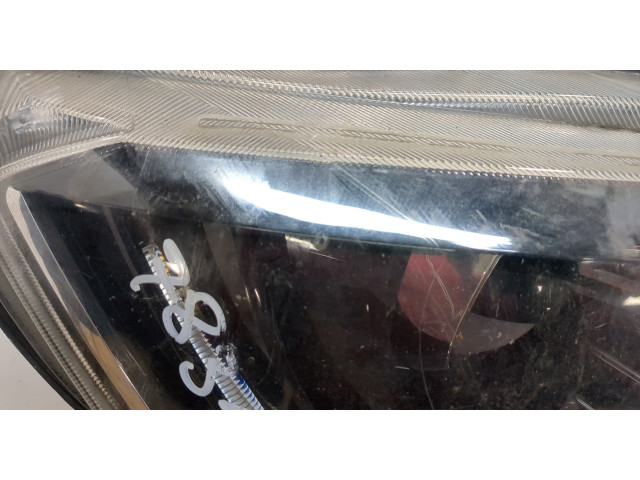 Фара передняя Skoda SuperB 2015-2025 правая