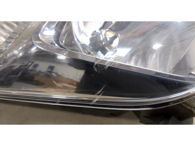 Фара передняя  Toyota Prius 2003-2009 правая 