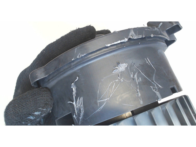 Моторчик печки Mitsubishi Colt 2004-2008 MF016070 MF016070