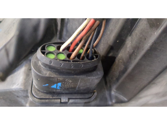 Фара передняя  Volkswagen Scirocco 2008- правая 