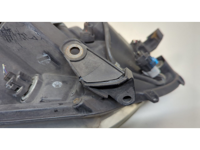 Фара передняя  Toyota Avensis 3 2008-2018 правая 