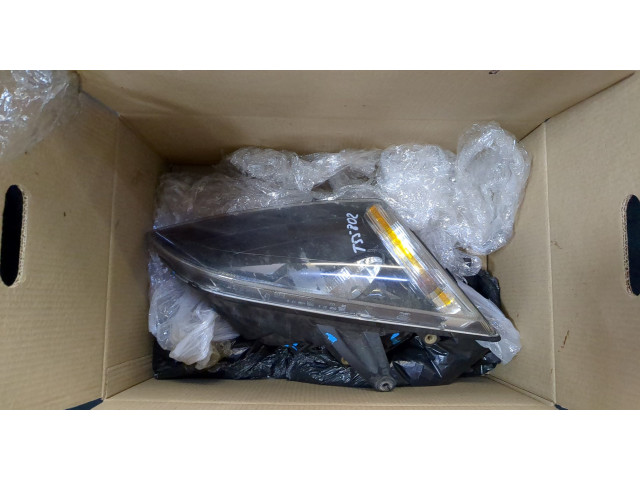 Фара передняя  Ford Focus 2 2005-2008 правая 