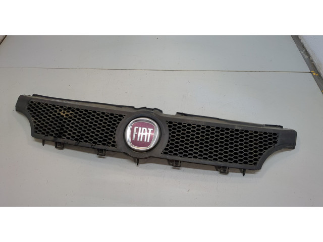 Решетка радиатора  Fiat Panda 2003-2012          735463492