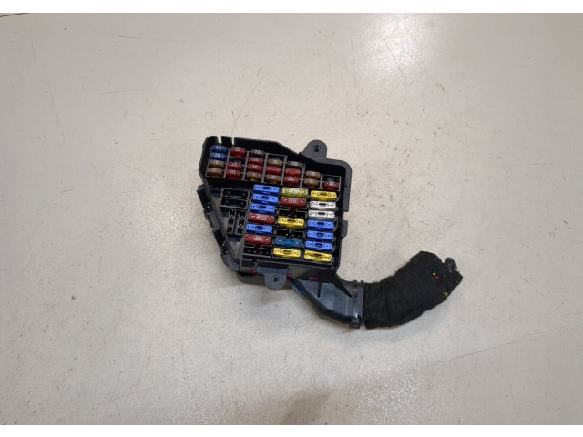 Блок предохранителей  Skoda Octavia Tour 2000-2010         