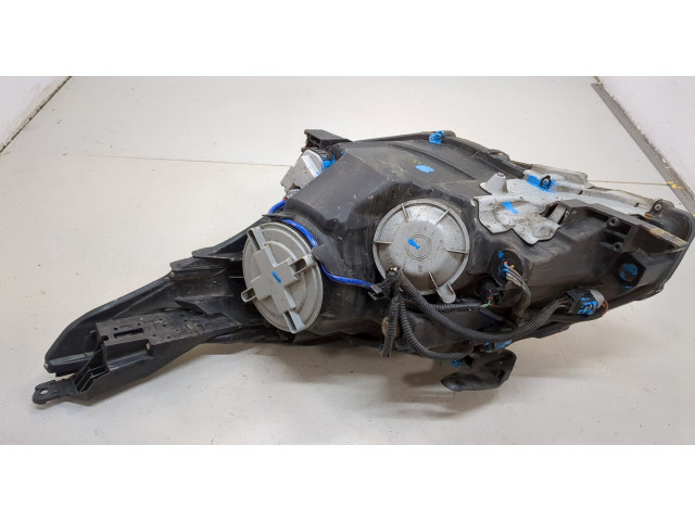 Фара передняя  Toyota Avensis 3 2008-2018 правая 