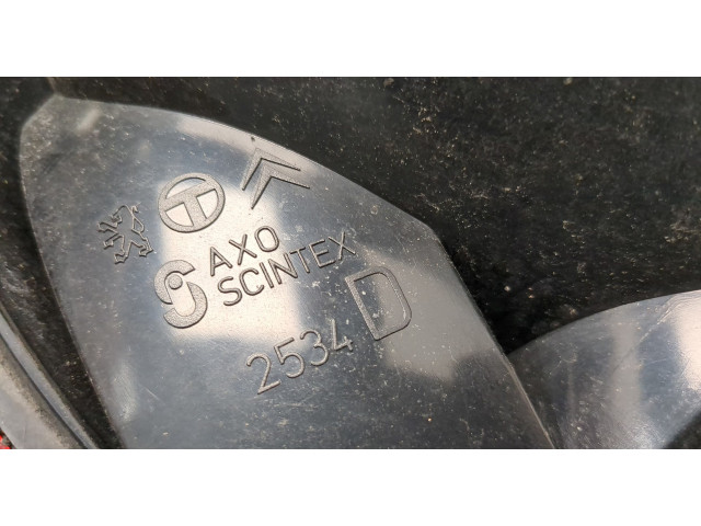 Задний фонарь