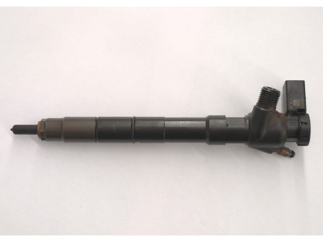 Форсунка топливная  Skoda Octavia (A7) 2013-2023    04L130277BF     