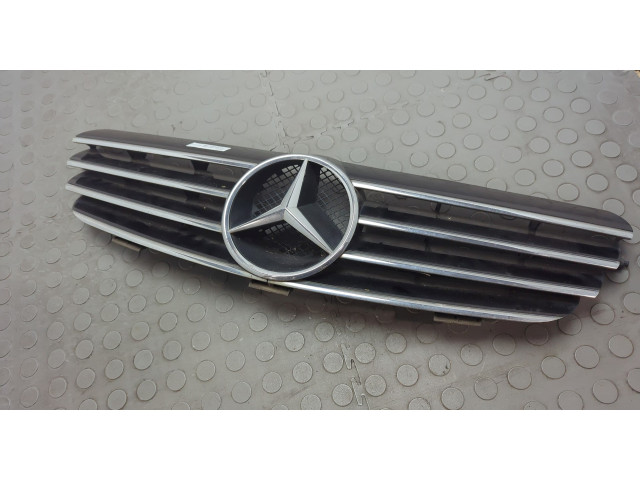 Решетка радиатора  Mercedes CLK W209 2002-2010          A2098800123