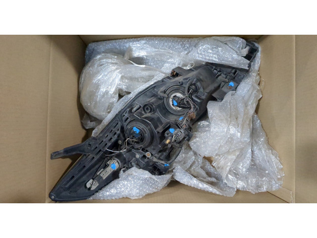 Фара передняя  Mazda 5 (CR) 2005-2010 левая 