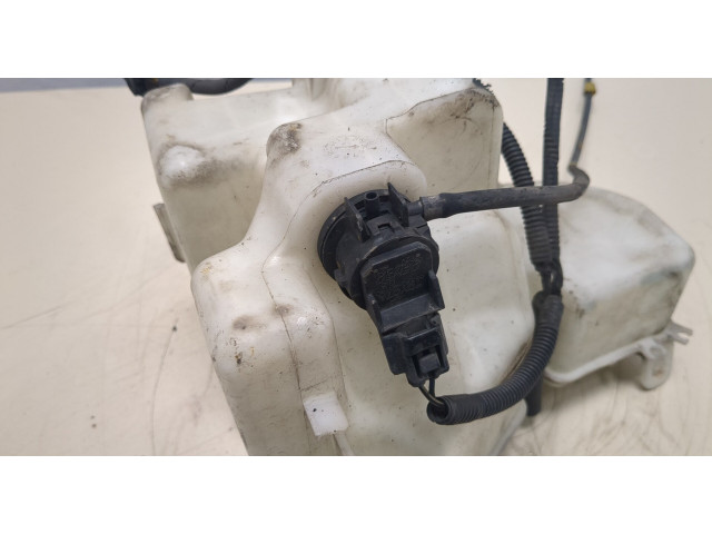 Бачок омывателя  Lexus IS 2005-2013 060851138   