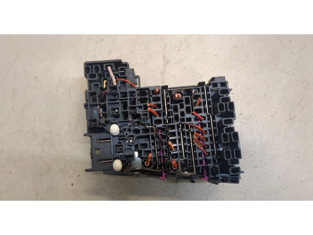 Блок предохранителей Skoda Octavia (A7) 2013-2017 5Q0937615C