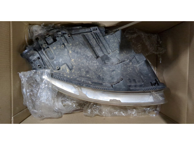 Фара передняя Audi A6 (C6) 2005-2011 левая