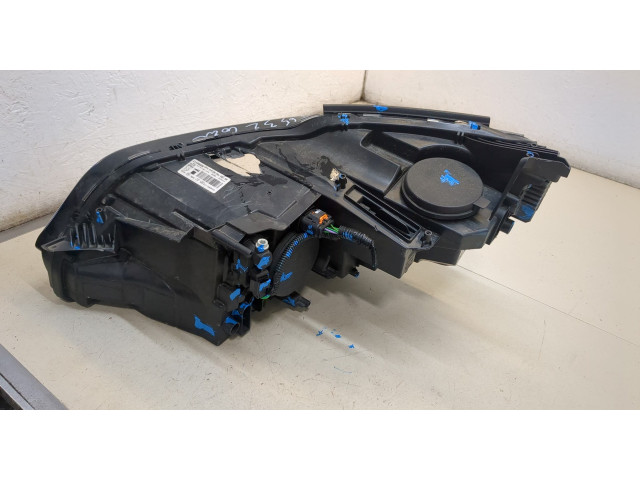 Фара передняя  Peugeot 3008 2016-2020 правая 