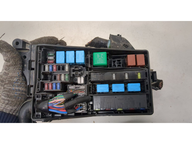 Блок предохранителей Lexus IS 2005-2013