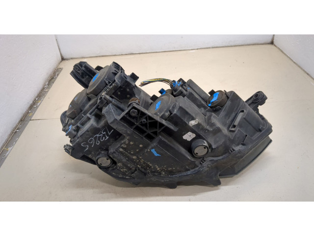 Фара передняя  Volkswagen Passat 8 2015- левая 