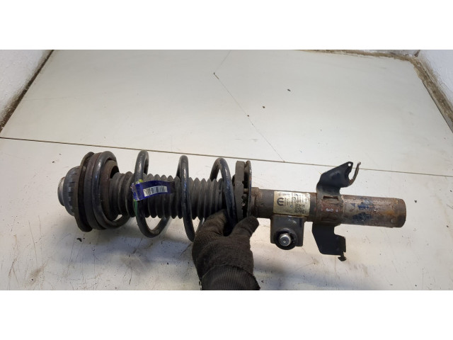 Стойка амортизатора  Chrysler 200 2014-2017 5272759AE, 68230364AB     