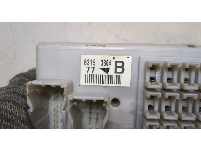 Блок предохранителей Lexus GX 2002-2009 03153B04