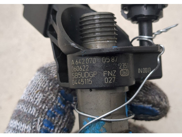 Форсунка топливная  Jeep Commander 2006-2010         