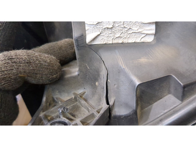 Фара передняя  Ford Explorer 2015-2018 левая 