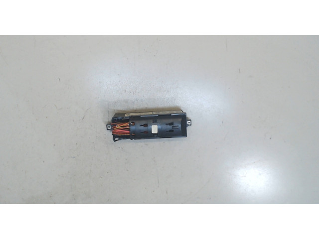 Блок предохранителей Volkswagen Jetta 6 2010-2015 00093715B 6 1.6