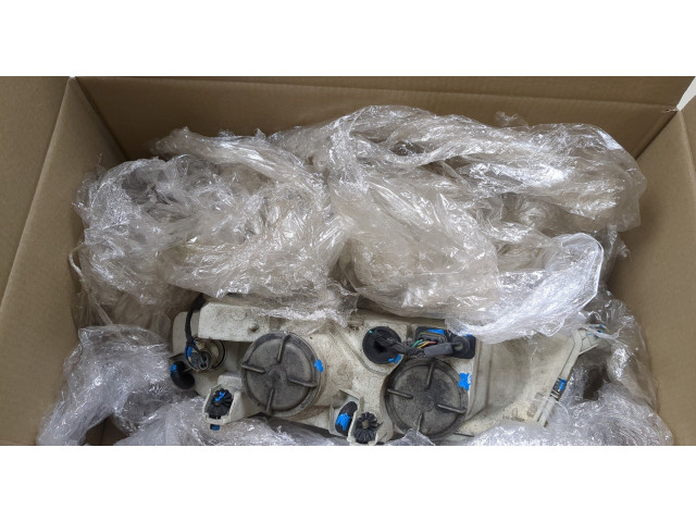 Фара передняя  Lancia Kappa правая 