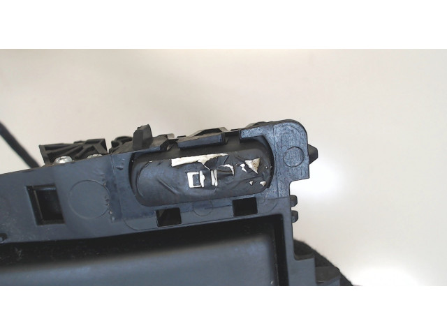 Дисплей мультимедиа  Peugeot 3008 2009-2016 96735367        