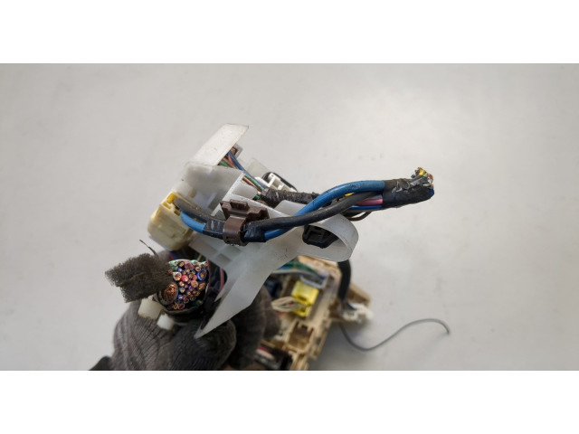 Блок предохранителей  Toyota Camry V40 2006-2011         