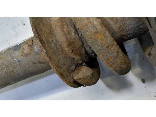 Стойка амортизатора Mitsubishi L200 2006-2015