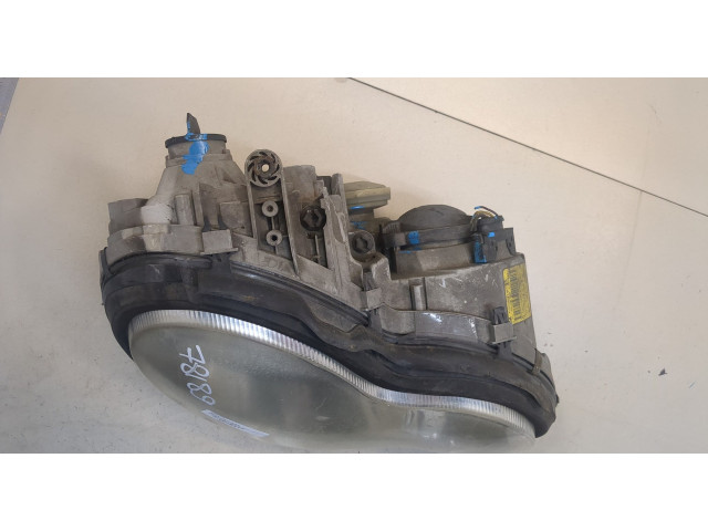 Фара передняя Mercedes C W203 2000-2008 правая