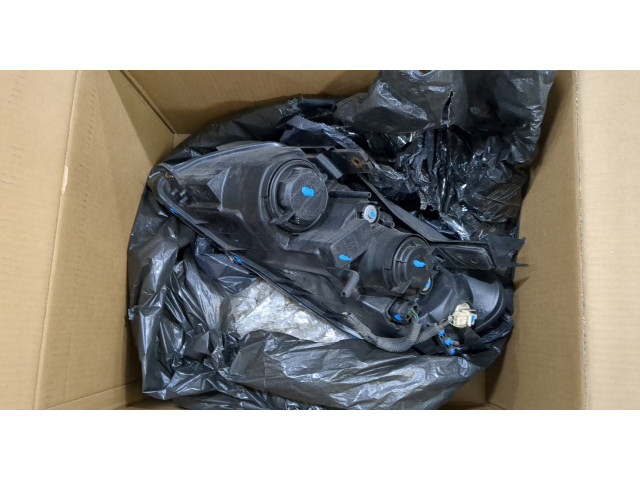 Фара передняя  Chevrolet Captiva 2006-2011 правая 